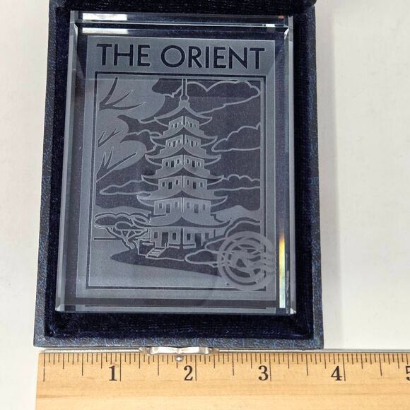 PRINCESS CRUISES CAPTAIN'S CIRCLE SPECIAL MEMBER AWARD THE ORIENT CRYSTAL GLASS - Picture 1 of 3